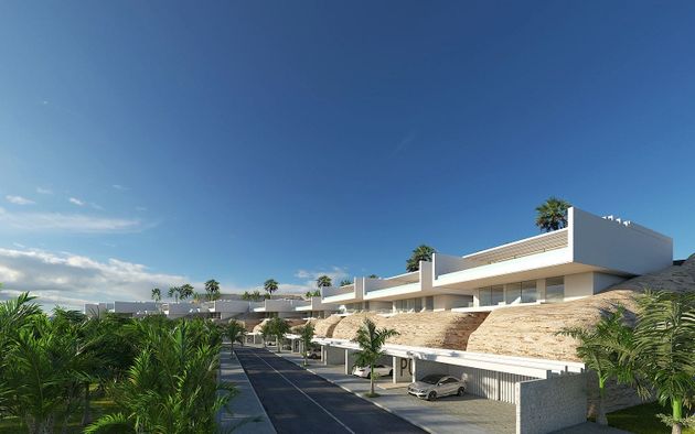 Foto 2 de Venta de chalet en Costa Adeje de 3 habitaciones con terraza y piscina