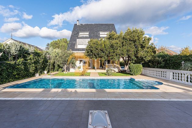 Foto 2 de Chalet en venta en La Cabaña de 7 habitaciones con terraza y piscina