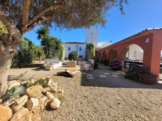 Foto 1 de Casa rural en venta en Oliva pueblo de 5 habitaciones con terraza y piscina