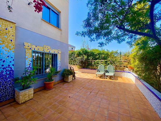 Foto 1 de Casa en venda a calle Azorín de 3 habitacions amb terrassa i piscina