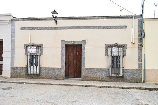 Foto 1 de Venta de casa adosada en calle Diego Hidalgo Solis de 4 habitaciones y 250 m²