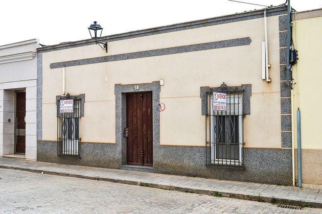 Foto 2 de Casa adossada en venda a calle Diego Hidalgo Solis de 4 habitacions i 250 m²