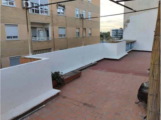 Foto 1 de Àtic en venda a Avda. de Abril. - 9 de octubre de 4 habitacions amb terrassa i aire acondicionat
