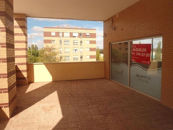 Foto 2 de Local en alquiler en Tejares -Chamberí - Alcades de 109 m²