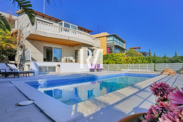 Foto 1 de Xalet en venda a Vallpineda - Santa Bàrbara de 6 habitacions amb terrassa i piscina