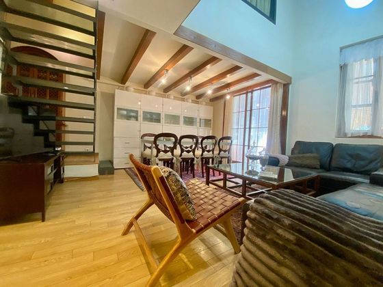 Foto 1 de Alquiler de piso en El Mercat de 4 habitaciones con muebles y balcón