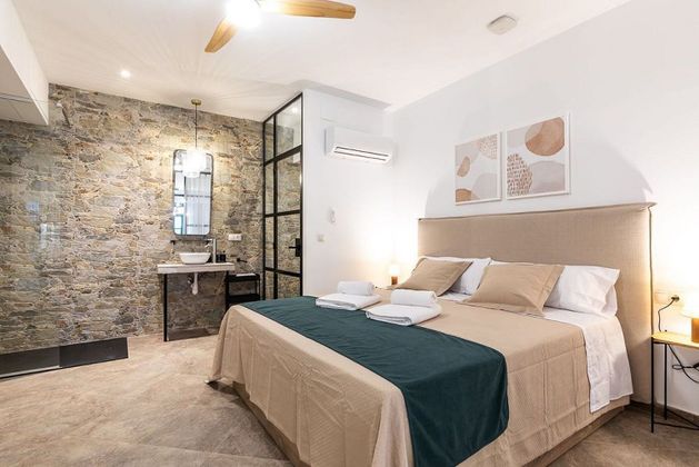 Foto 1 de Alquiler de piso en El Mercat de 1 habitación con muebles y aire acondicionado