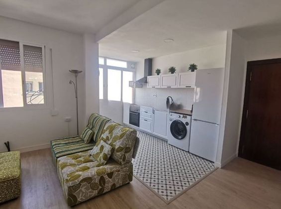Foto 2 de Pis en lloguer a El Cabanyal- El Canyamelar de 2 habitacions amb mobles i aire acondicionat