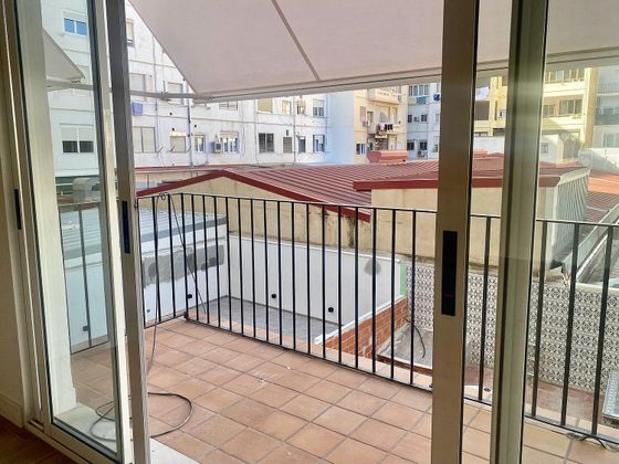 Foto 2 de Pis en lloguer a calle De Salamanca de 3 habitacions amb terrassa i balcó