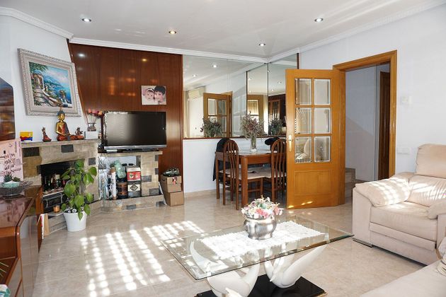 Foto 2 de Casa en venta en Serraparera de 5 habitaciones con terraza y garaje