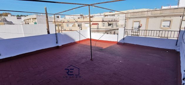 Foto 1 de Casa en venda a Alcalá del Río de 3 habitacions amb terrassa i aire acondicionat
