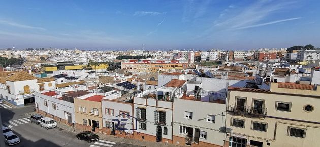 Foto 2 de Pis en venda a Nueva Alcalá de 3 habitacions amb terrassa i balcó