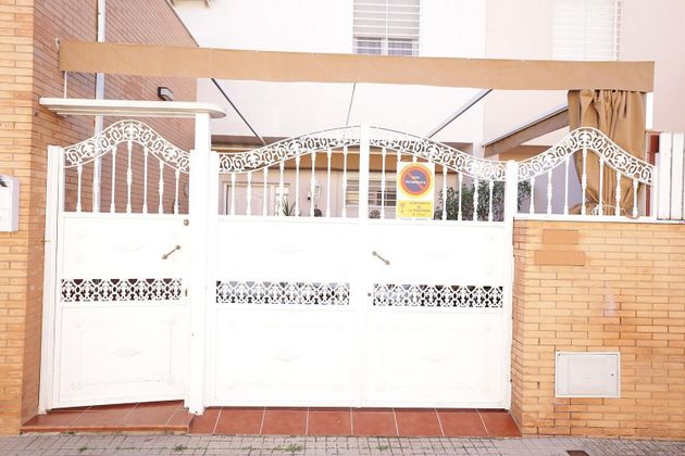 Foto 2 de Casa en venda a Rinconada (La) de 4 habitacions amb terrassa i aire acondicionat