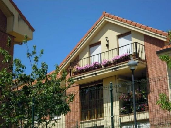 Foto 1 de Dúplex en venda a Reocín de 3 habitacions amb terrassa i garatge