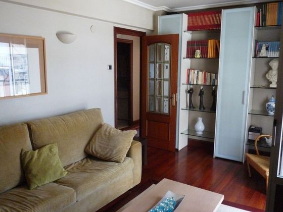 Foto 2 de Venta de piso en Eibar de 2 habitaciones con balcón y calefacción