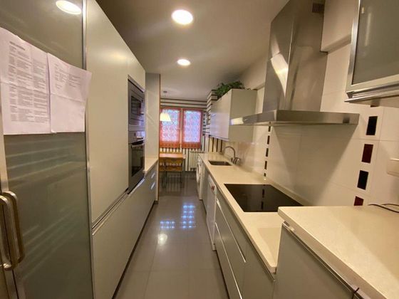 Foto 2 de Venta de piso en Eibar de 3 habitaciones con ascensor