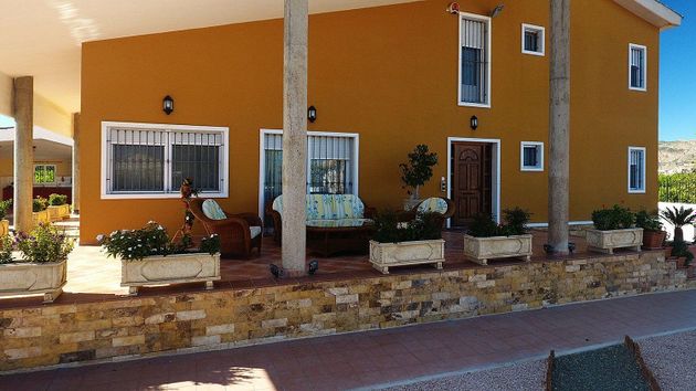 Foto 1 de Venta de casa rural en Orihuela ciudad de 5 habitaciones con terraza y piscina