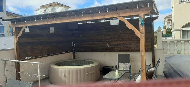 Foto 2 de Casa en venta en Rojales de 2 habitaciones con piscina y aire acondicionado