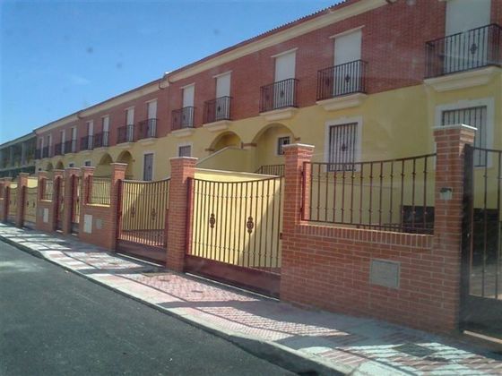 Foto 1 de Casa adosada en venta en calle Venezuela de 3 habitaciones y 240 m²