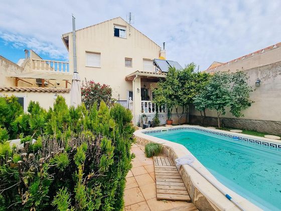 Foto 1 de Casa adossada en venda a Pinós de 4 habitacions amb terrassa i piscina