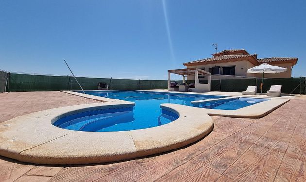 Foto 2 de Xalet en venda a Novelda de 7 habitacions amb terrassa i piscina