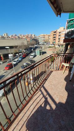 Foto 2 de Casa en venda a La Salut - Lloreda de 6 habitacions amb terrassa i balcó