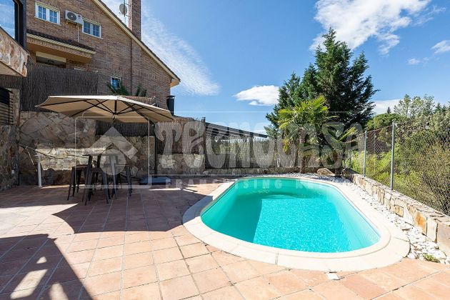Foto 2 de Xalet en venda a Los Peñascales de 5 habitacions amb terrassa i piscina