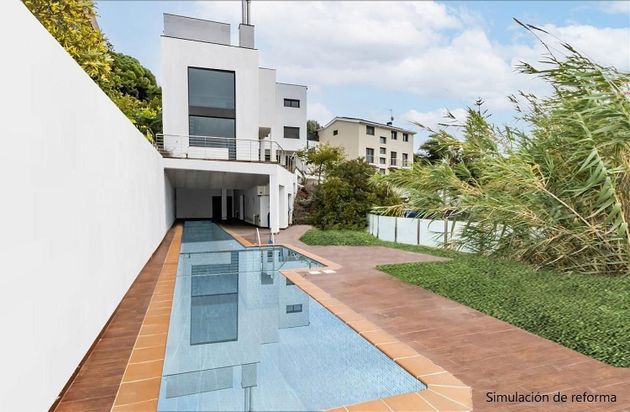Foto 2 de Casa en venta en Calella de 6 habitaciones con terraza y piscina