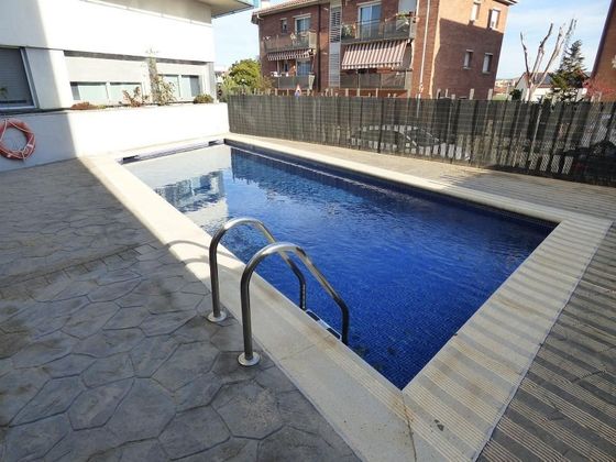 Foto 1 de Venta de piso en Tordera de 4 habitaciones con terraza y piscina