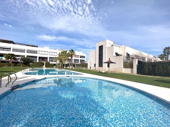 Foto 1 de Alquiler de casa en Alicante Golf de 3 habitaciones con terraza y piscina