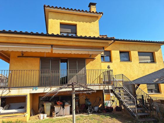 Foto 1 de Chalet en venta en Sant Joan de Mollet de 6 habitaciones con terraza y garaje