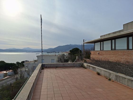 Foto 1 de Chalet en venta en Llançà de 8 habitaciones con terraza y piscina
