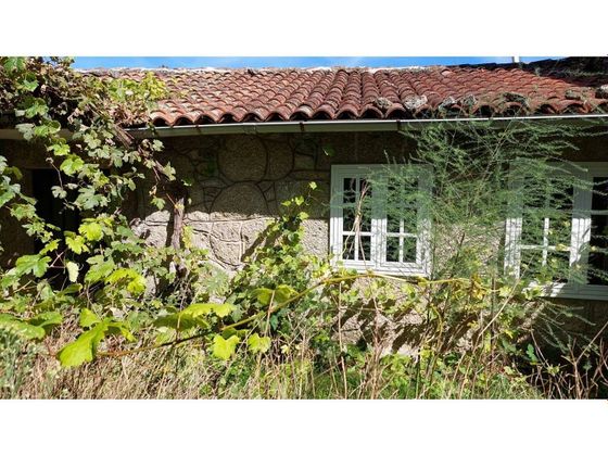Foto 2 de Casa en venda a Chantada de 3 habitacions amb jardí
