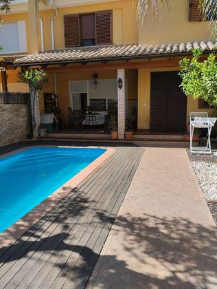 Foto 1 de Casa en venta en Novelé/Novetlè de 3 habitaciones con terraza y piscina
