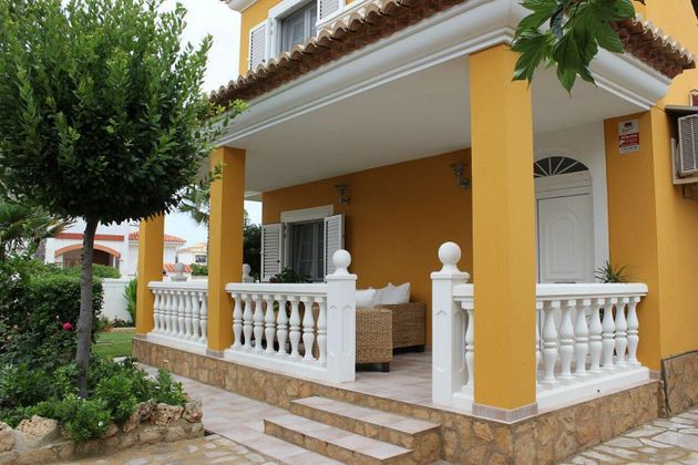 Foto 1 de Chalet en venta en La Vega - Marenyet de 5 habitaciones con terraza y piscina