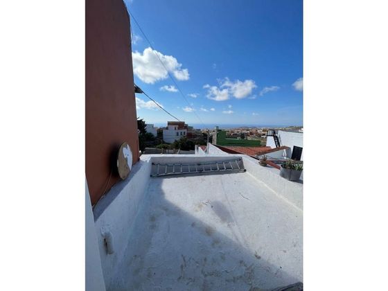 Foto 1 de Casa en venta en Arico de 4 habitaciones con terraza y balcón