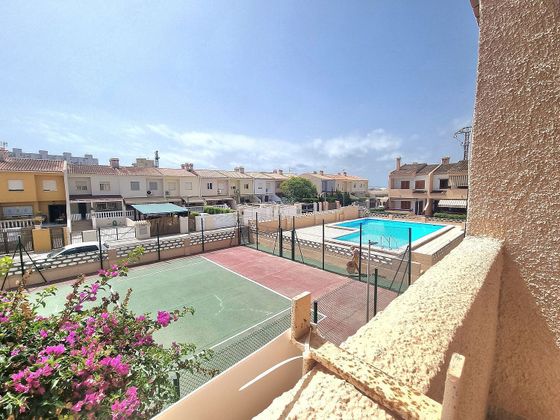 Foto 2 de Venta de casa en El Perellonet de 4 habitaciones con terraza y piscina