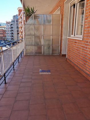 Foto 2 de Venta de piso en Barrio de Abando de 5 habitaciones con terraza y piscina