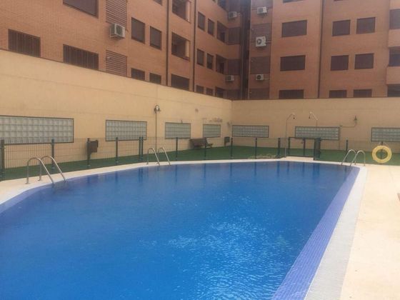 Foto 1 de Pis en lloguer a avenida Del Monasterio de Silos de 2 habitacions amb piscina i garatge
