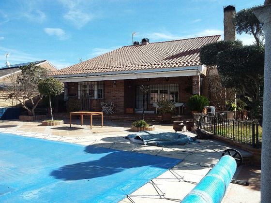 Foto 2 de Xalet en venda a Pedrezuela de 6 habitacions amb terrassa i piscina