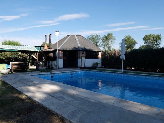 Foto 1 de Venta de casa en Fuente el Saz de Jarama de 4 habitaciones con piscina y calefacción