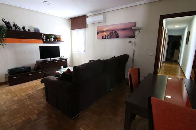 Foto 1 de Piso en venta en Delicias de 4 habitaciones con garaje y aire acondicionado