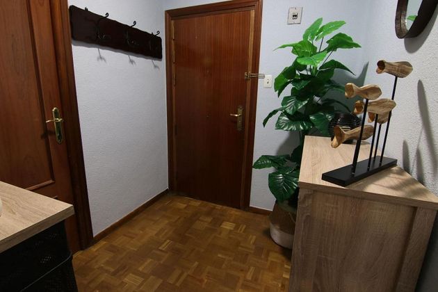 Foto 2 de Piso en venta en Delicias de 4 habitaciones con garaje y aire acondicionado