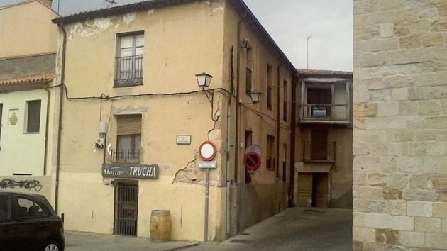Foto 1 de Pis en venda a Centro - Casco Antiguo de 4 habitacions amb balcó