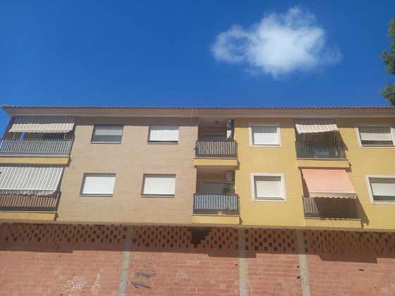 Foto 1 de Pis en venda a calle Escultor Rivera Girona de 2 habitacions amb terrassa i garatge
