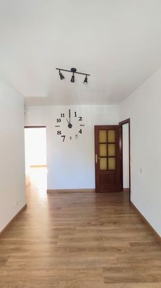 Foto 1 de Pis en venda a Portazgo de 2 habitacions amb terrassa i aire acondicionat