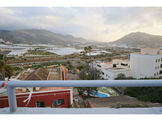 Foto 1 de Casa en venda a Gáldar de 5 habitacions amb terrassa i garatge
