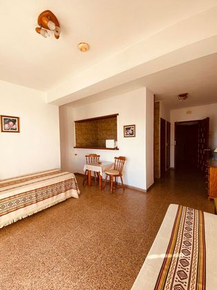 Foto 2 de Estudio en alquiler en Sant Antoni de Portmany con muebles y balcón