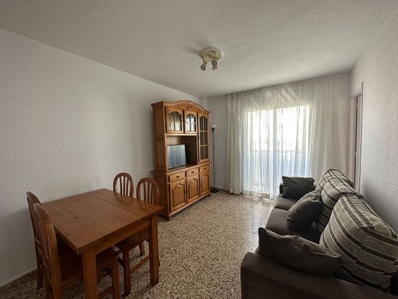 Foto 2 de Alquiler de piso en Santa Eulalia del Río de 2 habitaciones con terraza y muebles