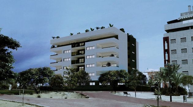 Foto 2 de Pis en venda a avenida Don Juan de Borbón de 3 habitacions amb terrassa i piscina